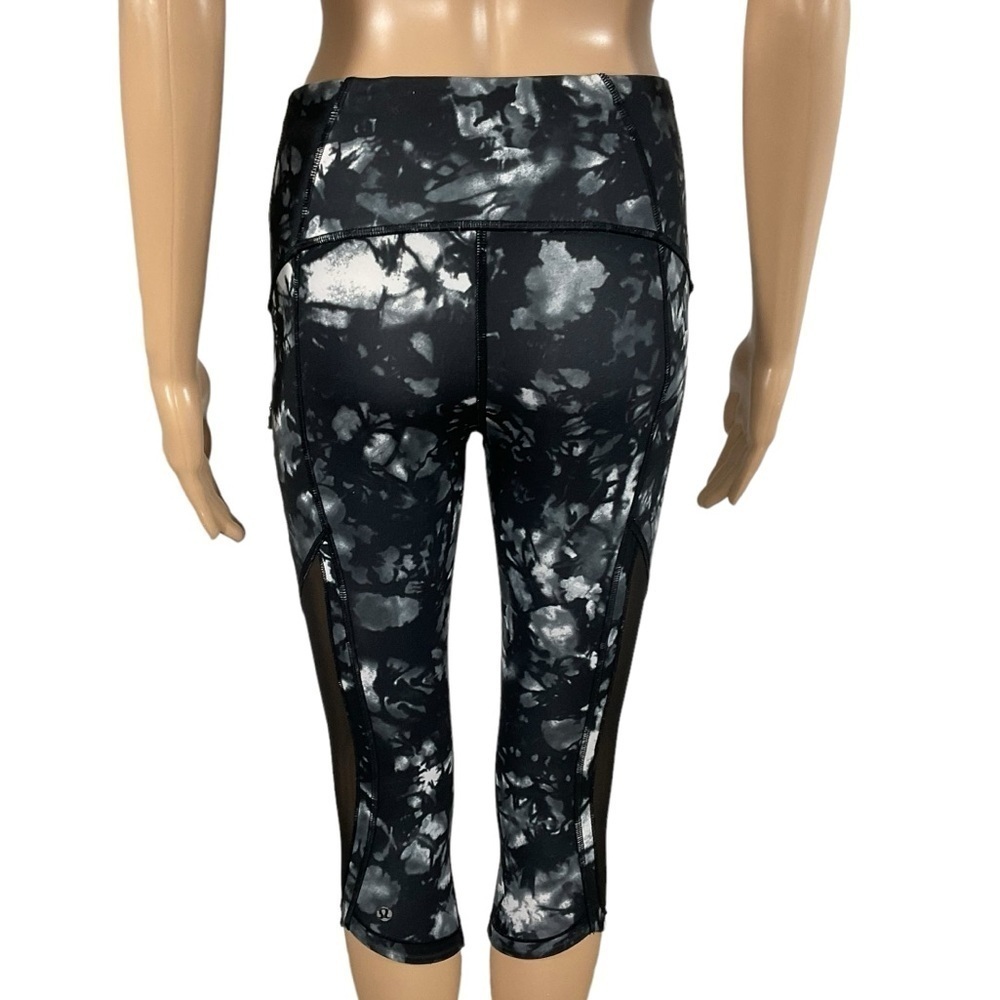 Lululemon Sun Runner Crop Leggings in Dusk Dye Size 4